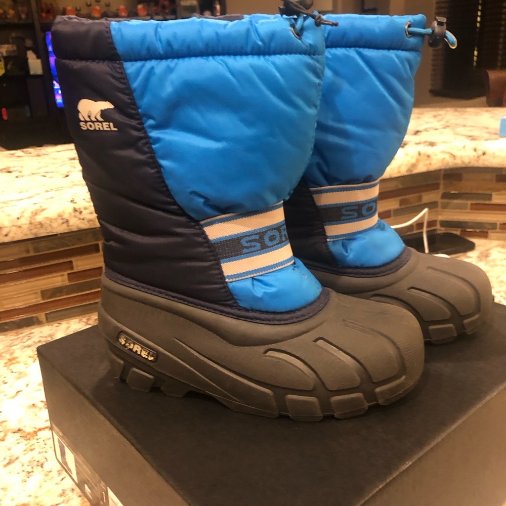 It’s sorel boots size 1 never worn NWOT